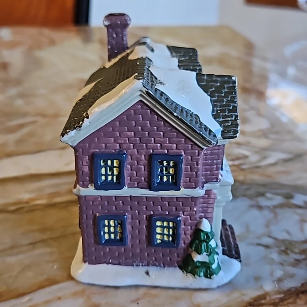 School House WELLINGTON SQUARE COLLECTION
